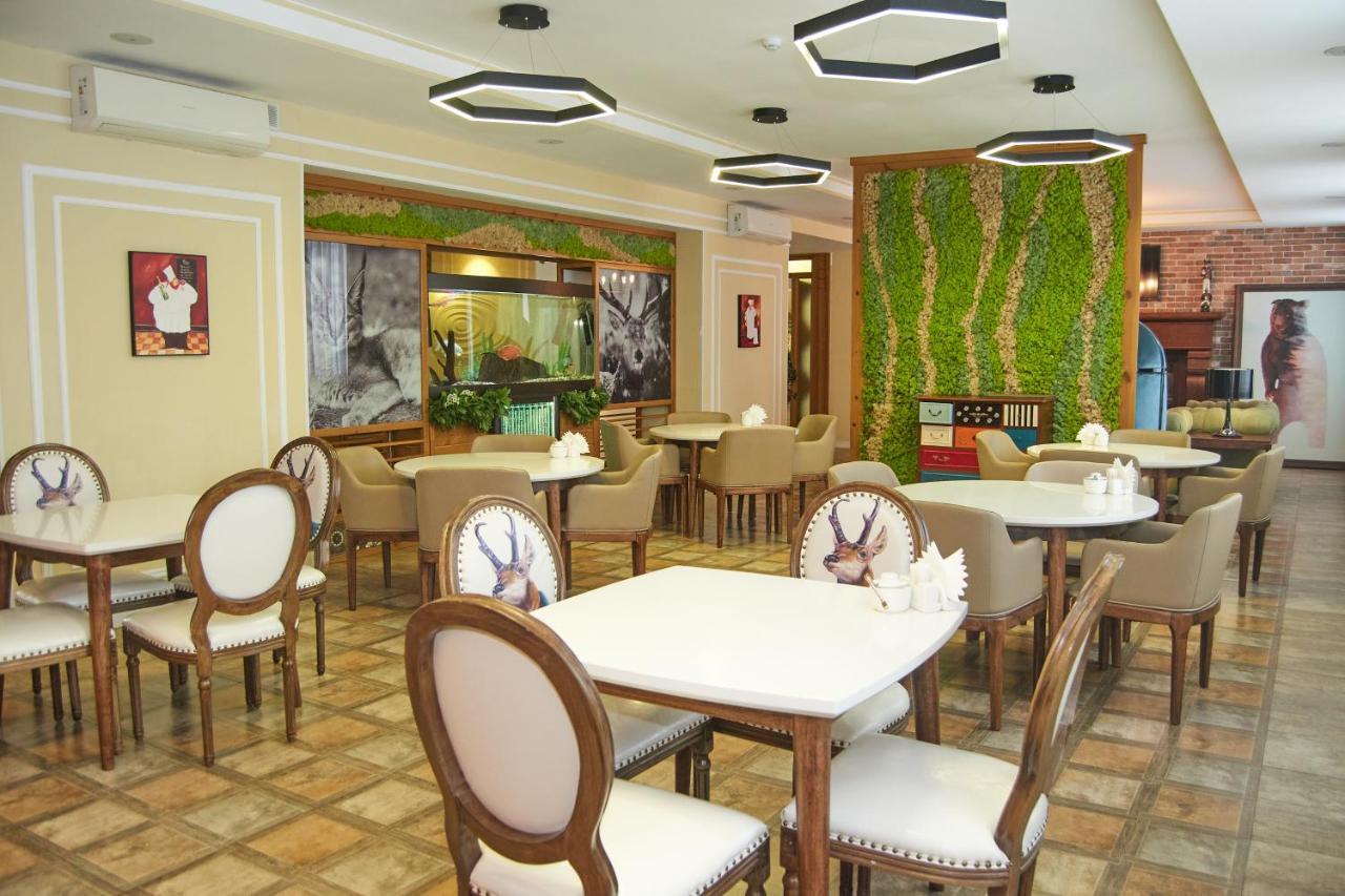 Green Which Hotel Petropavl Exterior foto