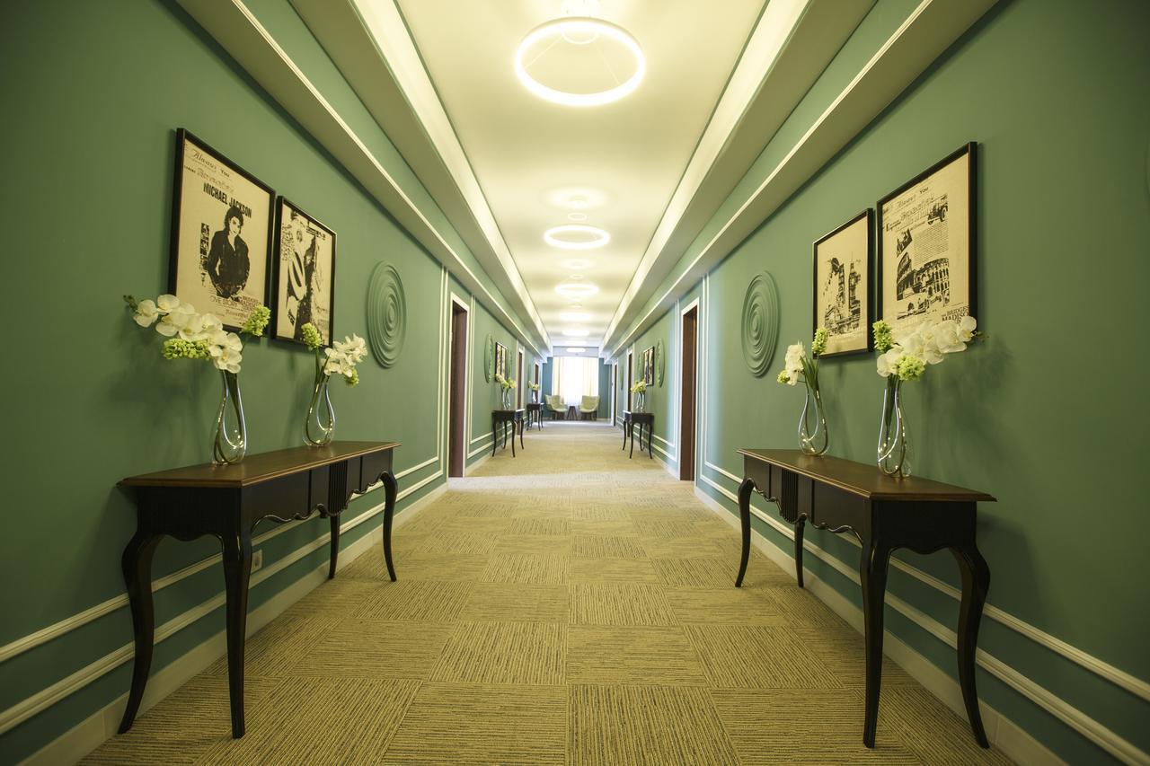 Green Which Hotel Petropavl Exterior foto